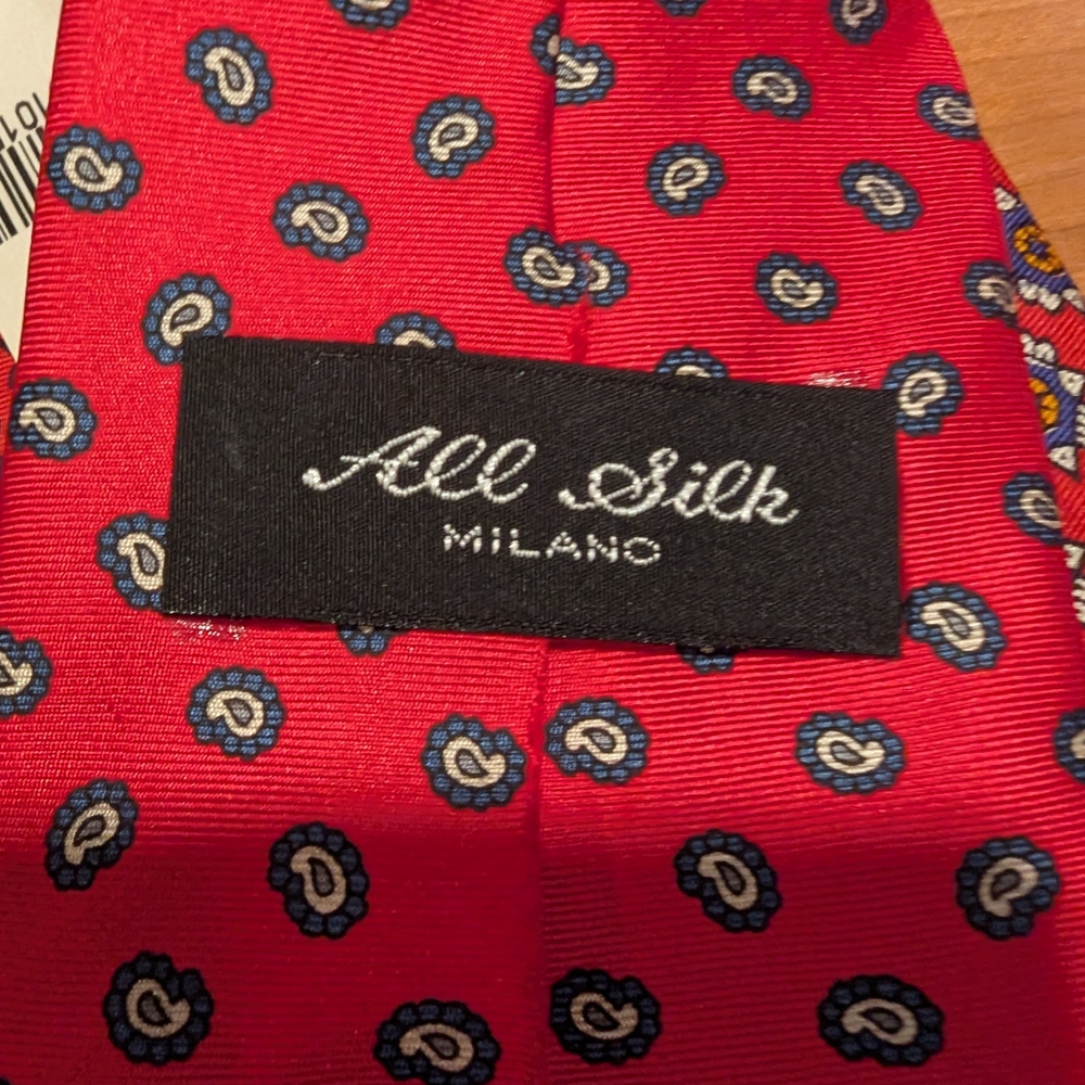 Stylish Red Patterned Tie Collection - Picture 6 of 6